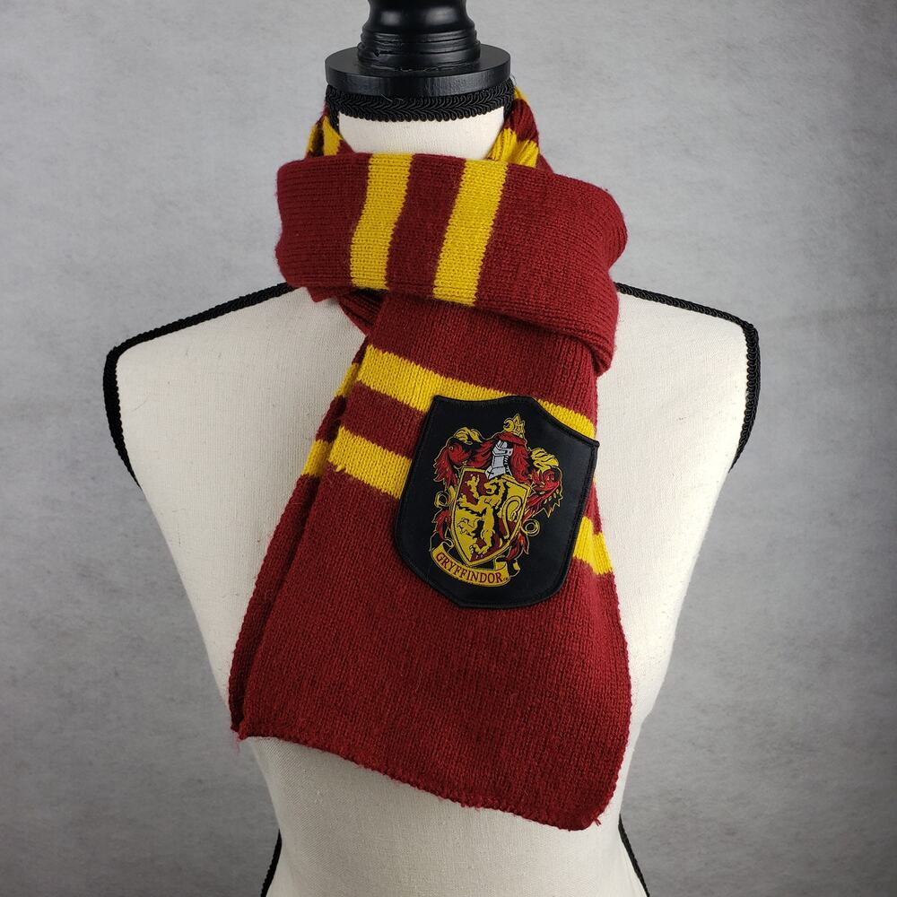 Harry Potter Gryffindor House Crest Scarf Red Gold‎ Hogwarts Quidditch Wizard